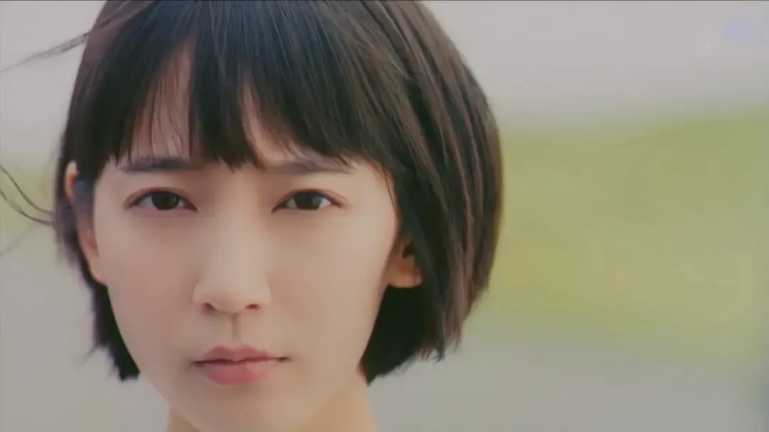 生活困难就找她！酒窝美女「吉冈里帆」在《健康又文明的最低限度生活》中演了个日本公务员