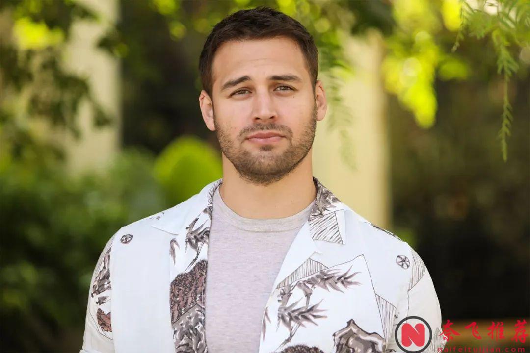 《紧急呼救》男主公开自己曾自杀未遂