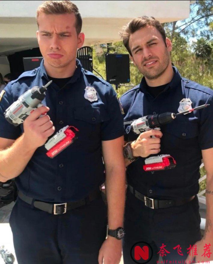 《紧急呼救》男主公开自己曾自杀未遂