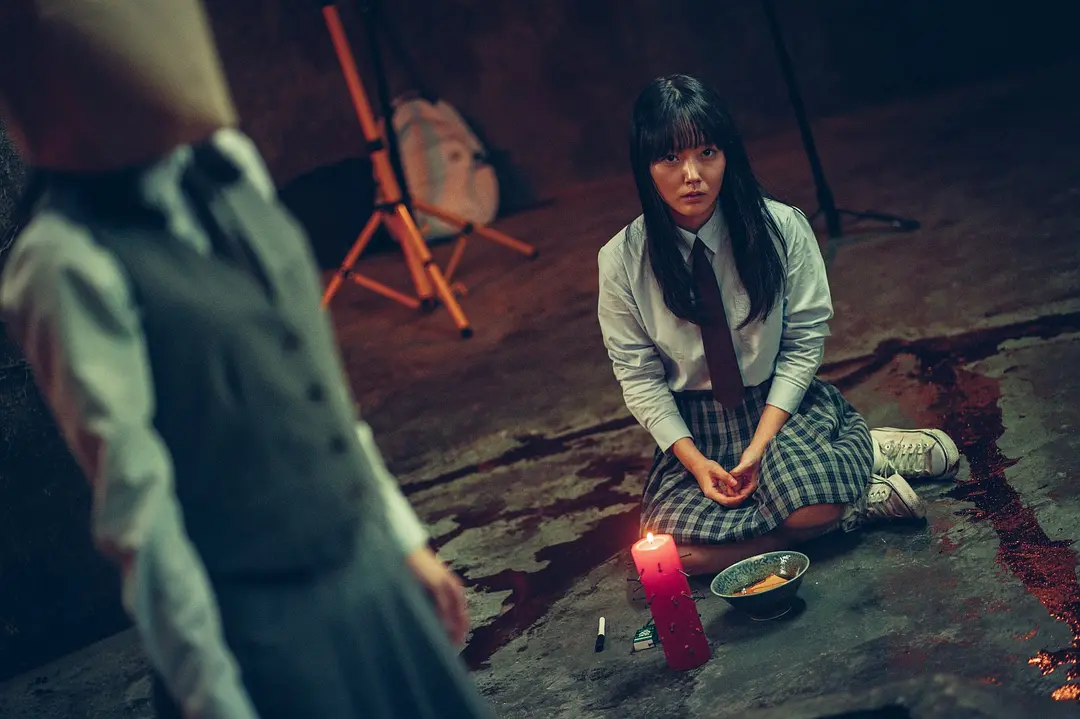 最新密室通靈題材R級電影《降靈：鬼神遊戲》，頂級網紅作死拍影片，讓人汗毛直立