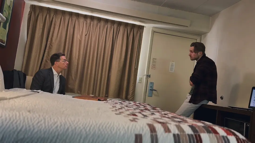 氛围爆表！《恐怖素材》导演新作《黑伞人》依旧满满压迫感