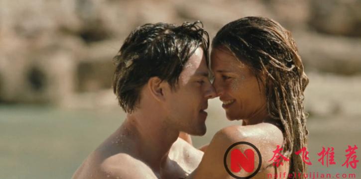 Netflix又炸出一部大尺度悬疑片《危岛坠爱》，演员养眼，景色优美，妥妥的爱情杀猪盘！