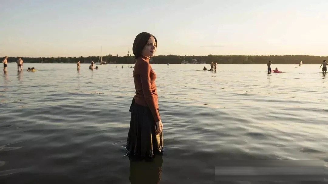 德剧《离经叛道》（台译《出走布鲁克林》）：首部拿下艾美奖的德国剧集