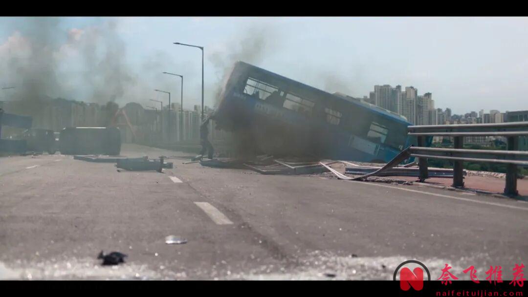 題材新穎，連刷全集！網飛暴爽韓劇《現金英雄/金錢俠》，用超能力教育財閥