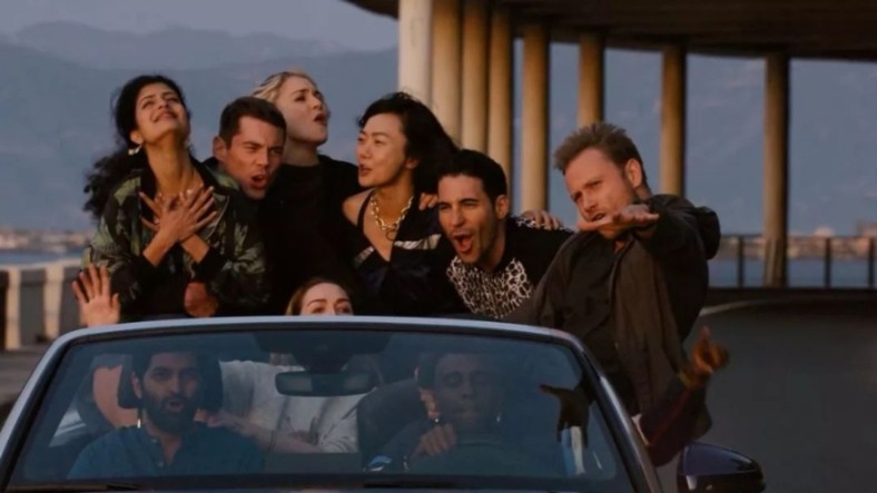Netflix 出品的高分美剧《超感8人组/超感猎杀》是一种在现实中永远无法实现的乌托邦