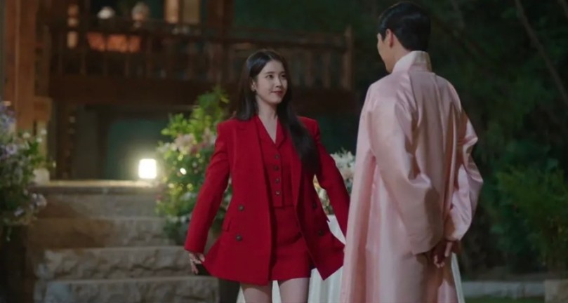 上演豪门争斗，这部癫狂的新韩剧《21世纪大君夫人》，口碑又爆了