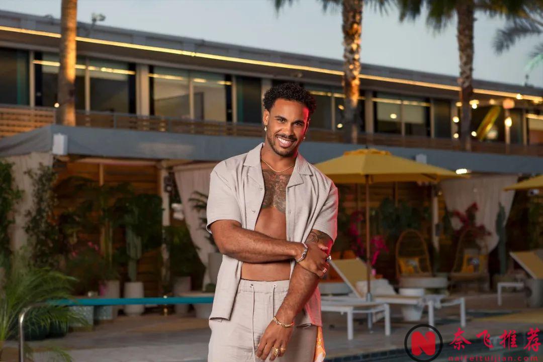 Netflix近期推出了一檔大膽的約會真人秀《暗裏尋歡/暗通款曲：深夜試愛實驗》，戀綜敢拍這種尺度，也只有網飛了！