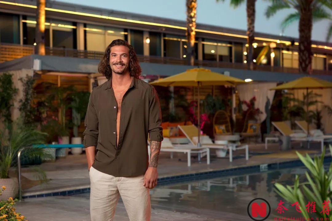 Netflix近期推出了一檔大膽的約會真人秀《暗裏尋歡/暗通款曲：深夜試愛實驗》，戀綜敢拍這種尺度，也只有網飛了！