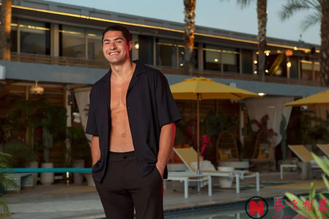 Netflix近期推出了一檔大膽的約會真人秀《暗裏尋歡/暗通款曲：深夜試愛實驗》，戀綜敢拍這種尺度，也只有網飛了！