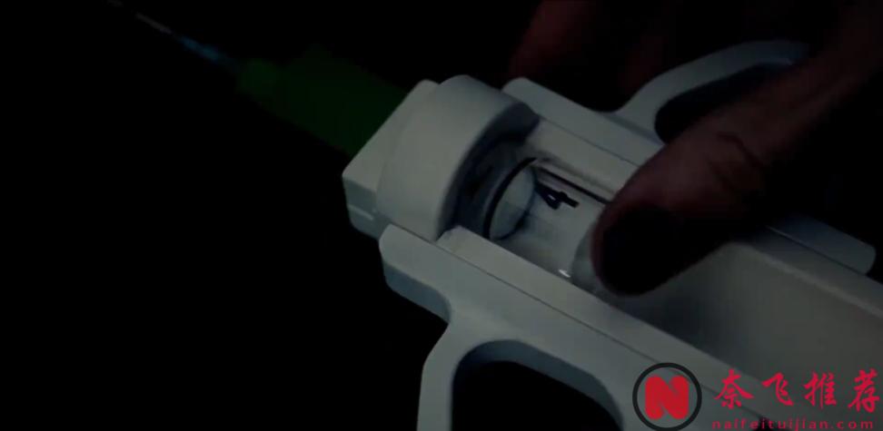 2024年度高分cult恐怖片《完美物質/懼裂/某種物質》圖解，沒想到竟是女導演的傑作！