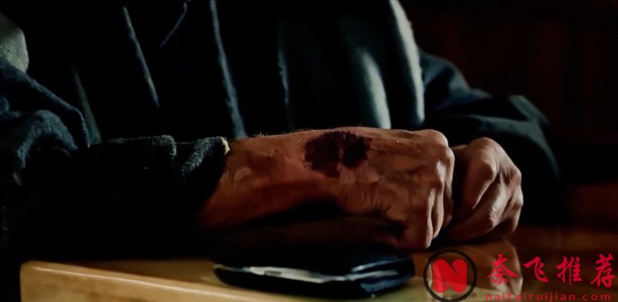 2024年度高分cult恐怖片《完美物質/懼裂/某種物質》圖解，沒想到竟是女導演的傑作！