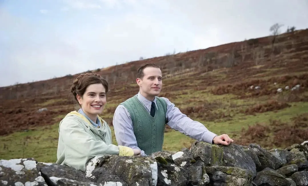 9.4分高分治愈系列英剧《万物生灵 第五季》如约与观众见面，曾创英电视台5年来最高收视纪录