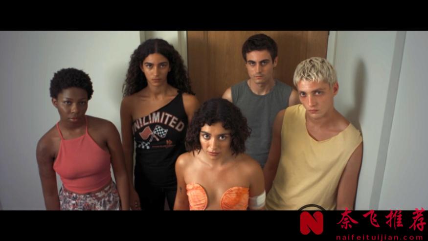 Netflix尺度新作《魅味/美味轉變》，看一名偽裝的女傭如何一步步蠶食一個富裕幸福的家庭！