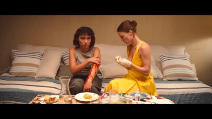 Netflix尺度新作《魅味/美味转变》，看一名伪装的女佣如何一步步蚕食一个富裕幸福的家庭！