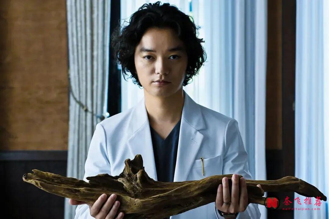觀眾吵翻了，《廢用身》離得這名醫生到底是善人還是惡魔！