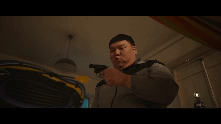 2026 韩国犯罪动作喜剧《情报员》:刑警与线人的翻车逃亡记