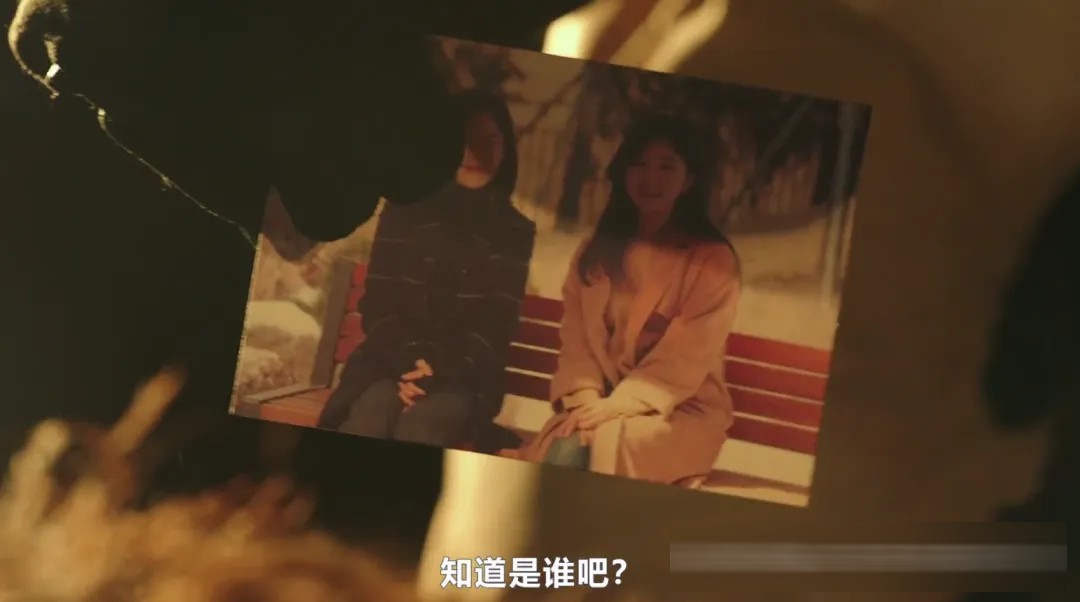 《白色轿车里的女人》:一桩雪地疑案背后,三个受伤女人的选择