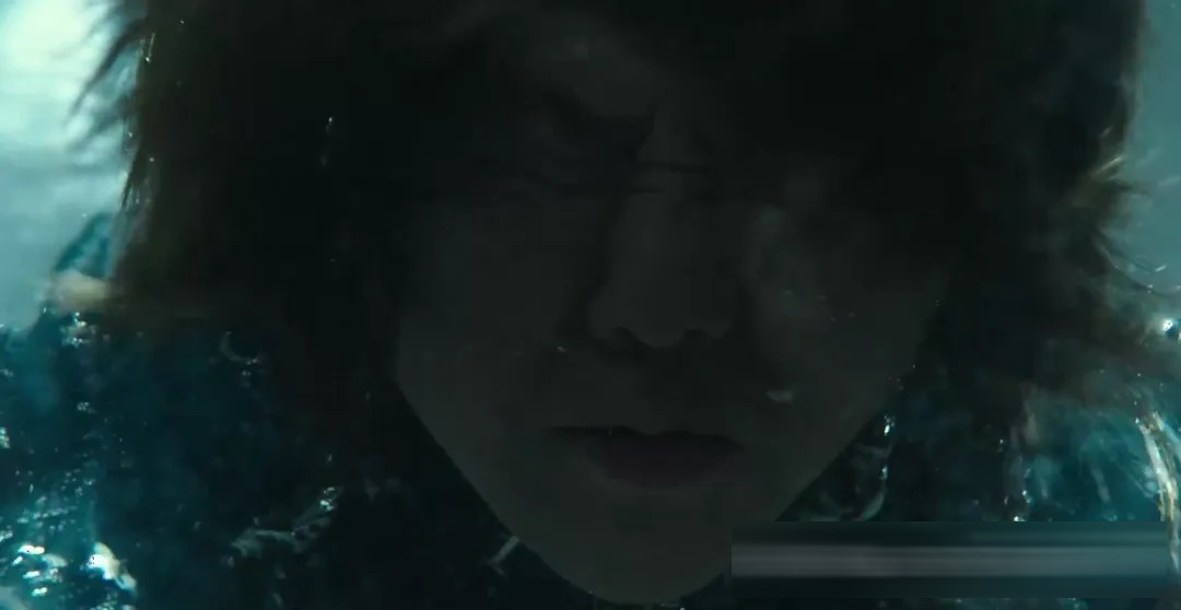 《白色轿车里的女人》:一桩雪地疑案背后,三个受伤女人的选择