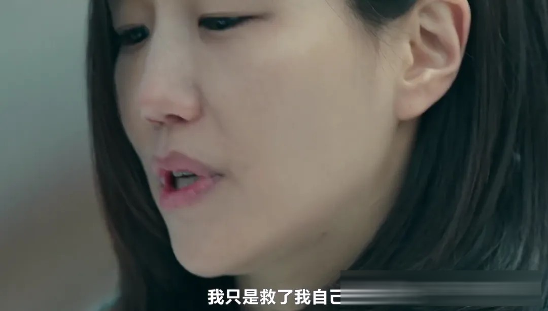 《白色轿车里的女人》:一桩雪地疑案背后,三个受伤女人的选择
