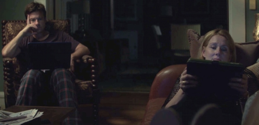 網飛IDMb上33萬人多人給的8.5分美劇「黑錢勝地 Ozark」，看著確實很帶勁！