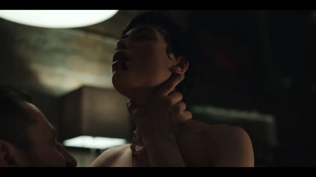 这 Netflix尺度犯罪新作《红色罪恶》太变态了！