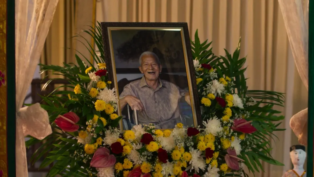 浮躁的社會，能看到這樣一部「人間清醒」的電影《姥姥的外孫/金孫爆富攻略/全職乖孫》，實屬難得！