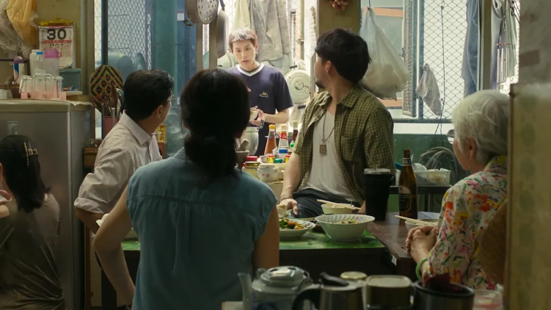 浮躁的社會，能看到這樣一部「人間清醒」的電影《姥姥的外孫/金孫爆富攻略/全職乖孫》，實屬難得！