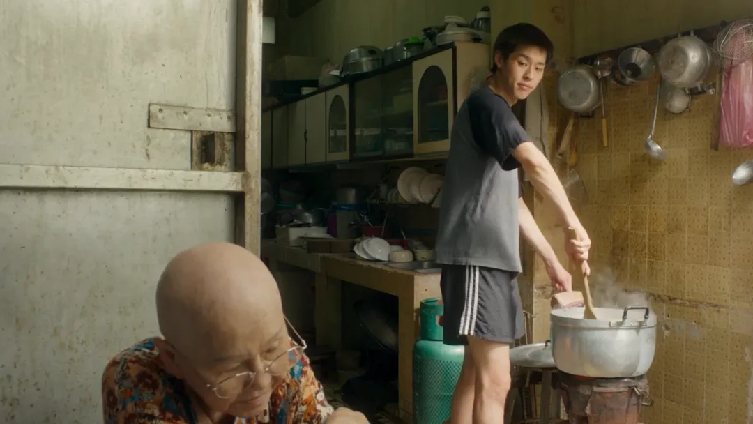 浮躁的社會，能看到這樣一部「人間清醒」的電影《姥姥的外孫/金孫爆富攻略/全職乖孫》，實屬難得！