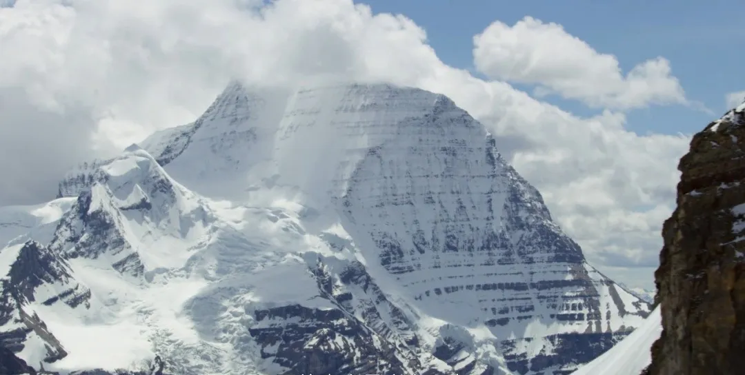 《登山家》：馬克·安德烈的徒手攀登傳奇，尋找生命的意義與自由