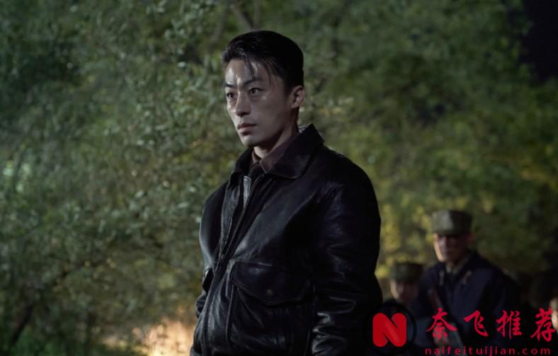 韩国近日票房冠军《逃脱》，由实力派演员加持，上演了一场扣人心弦的关于逃亡和追击的故事