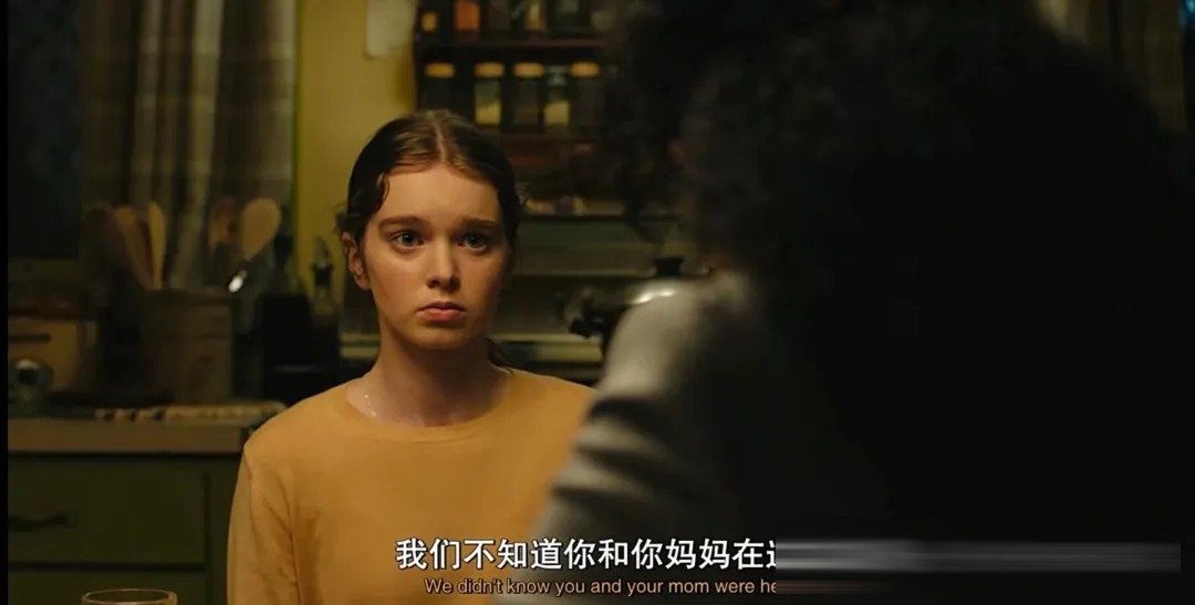 《魔女嘉莉》剧集版:家庭禁锢与校园霸凌,如何把少女逼成“怪物”