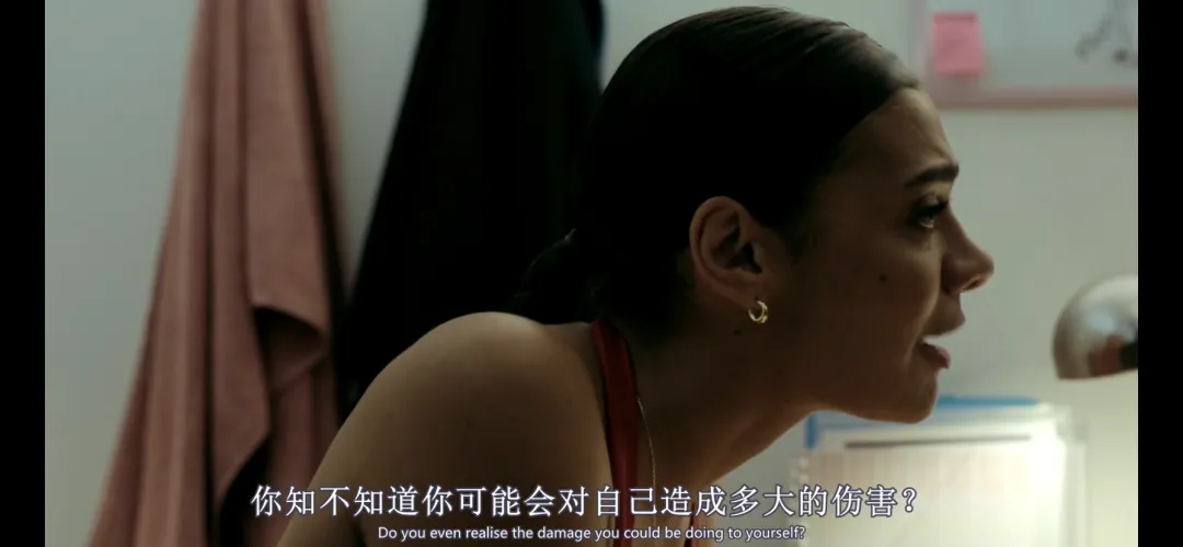 吃下一具遺體換來的瘦:《糖精/瘦怨》把身材焦慮拍成了身體恐怖