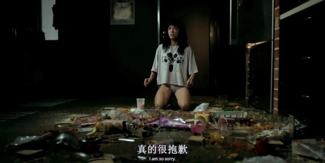 吃下一具遺體換來的瘦:《糖精/瘦怨》把身材焦慮拍成了身體恐怖