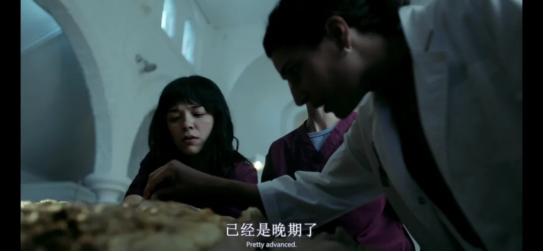 吃下一具遺體換來的瘦:《糖精/瘦怨》把身材焦慮拍成了身體恐怖