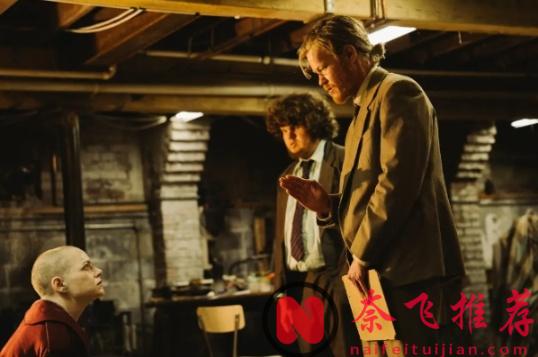 科幻驚悚片《拯救地球/暴蜂尼亞》：抽象尺度齊飛，石頭姐這次又殺瘋了！