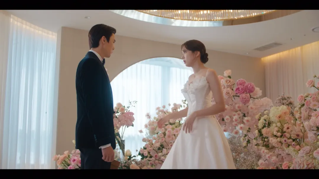 妻子绑架自己威胁丈夫？Netflix尺度狗血韩剧《现在拨打的电话》，神仙颜值不愧顶流！