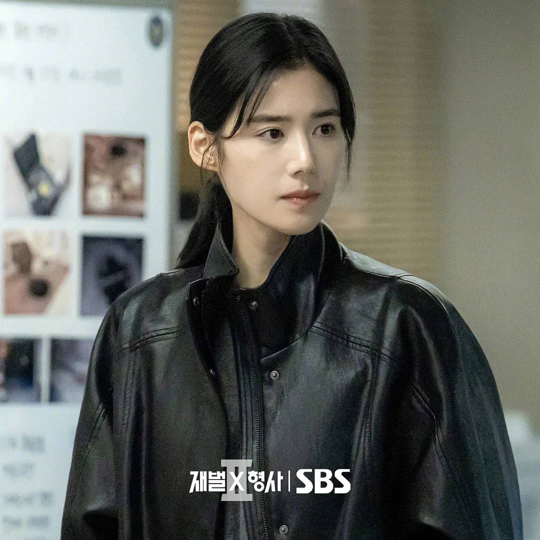韩剧《财阀X刑警2》:郑恩彩顶着高级脸闯进喜剧探案赛道