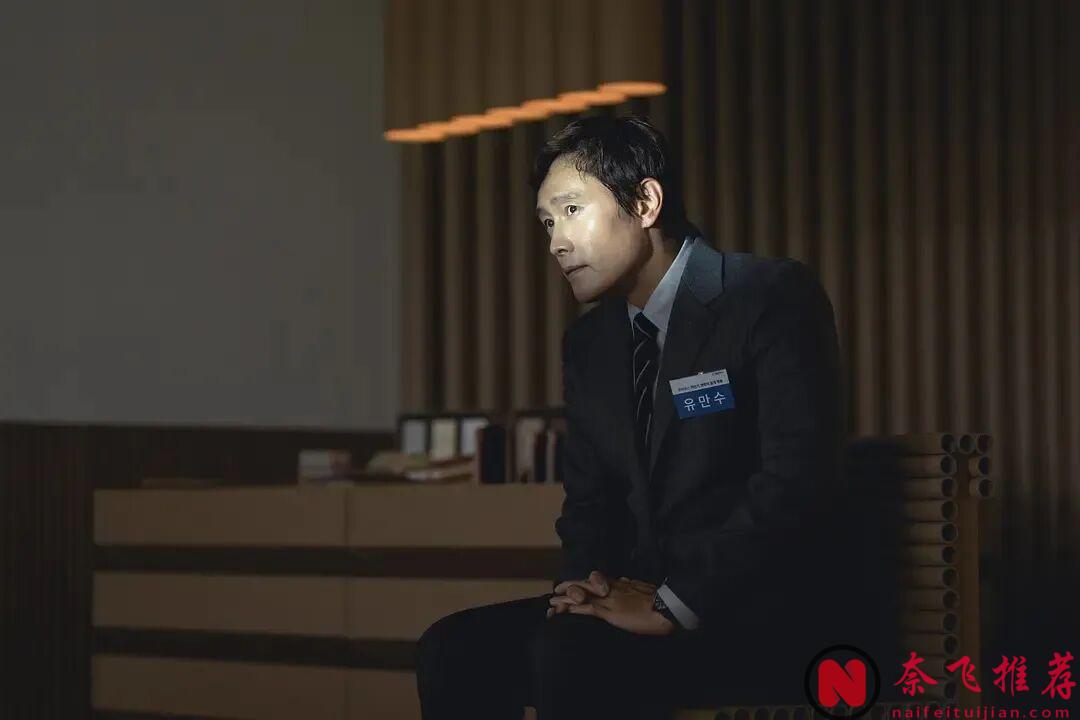 《無可奈何/選擇有罪/徵人啟弒》：當失業中產拿起屠刀，這部黑色喜劇笑完只剩冷汗