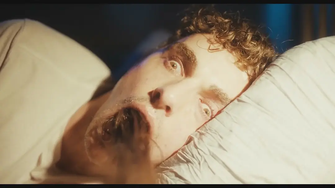 这部R级新恐怖片《同甘共苦/永遠在一起/长相黐守》太抽象太猎奇