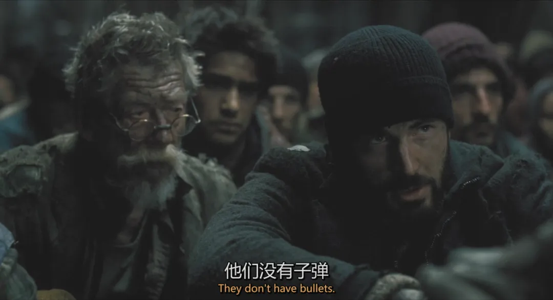 這部韓國偽科幻片突出了末日危機下的醜陋人性，底層人吃蟑螂，上層人吃牛排！