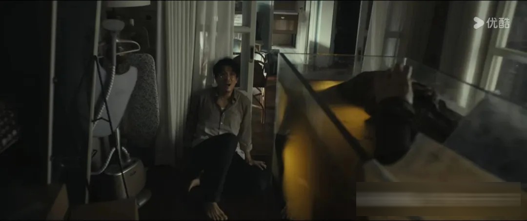 《消失的人》里镜头最少的女孩，才是幕后那个“导演”