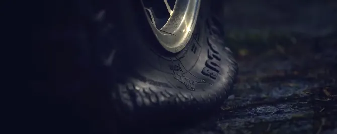 2025印尼最強恐怖片《猛鬼村》，抬棺惡鬼大開殺戒，女兒舔血成魔！