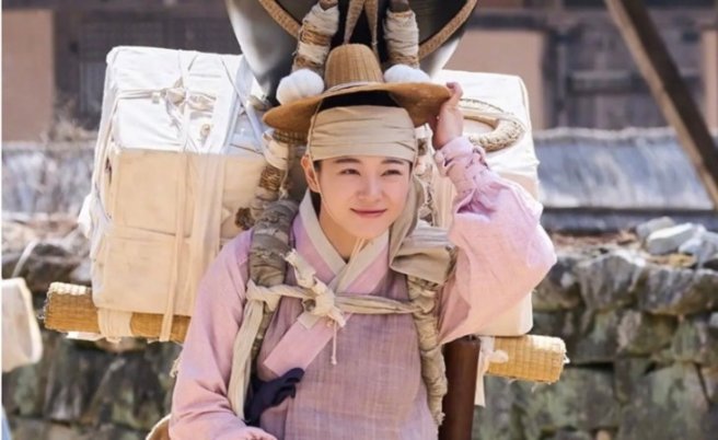 爆笑古裝韓劇《月亮在江邊流淌/灕江上流淌著月亮》，美女與世子身份顛倒，這反應太真實了