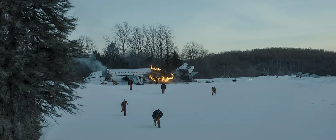 美國最新創意警匪片《失序邊緣/冰封邊獄》：一群重刑犯和幾個法警在阿拉斯加的荒野上幹架！