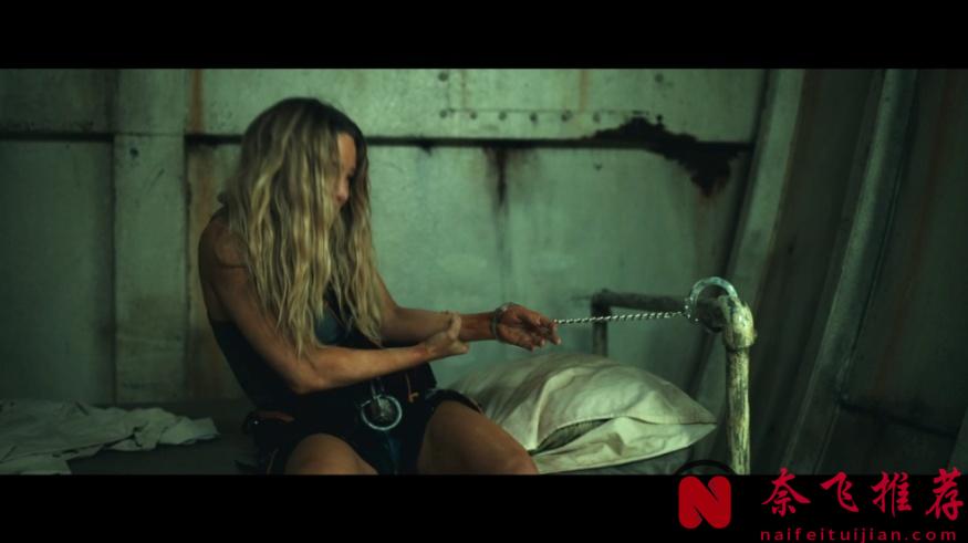 尺度+驚悚，這R級爽片《危險動物/鯊人魔》真生猛，是一部超出預期的驚悚佳作！