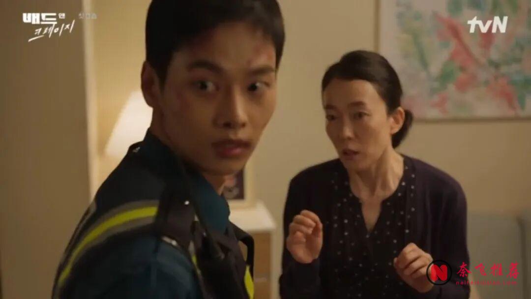 好玩又刺激，这部韩国动作爽剧《邪恶与疯狂》，还挺好看的