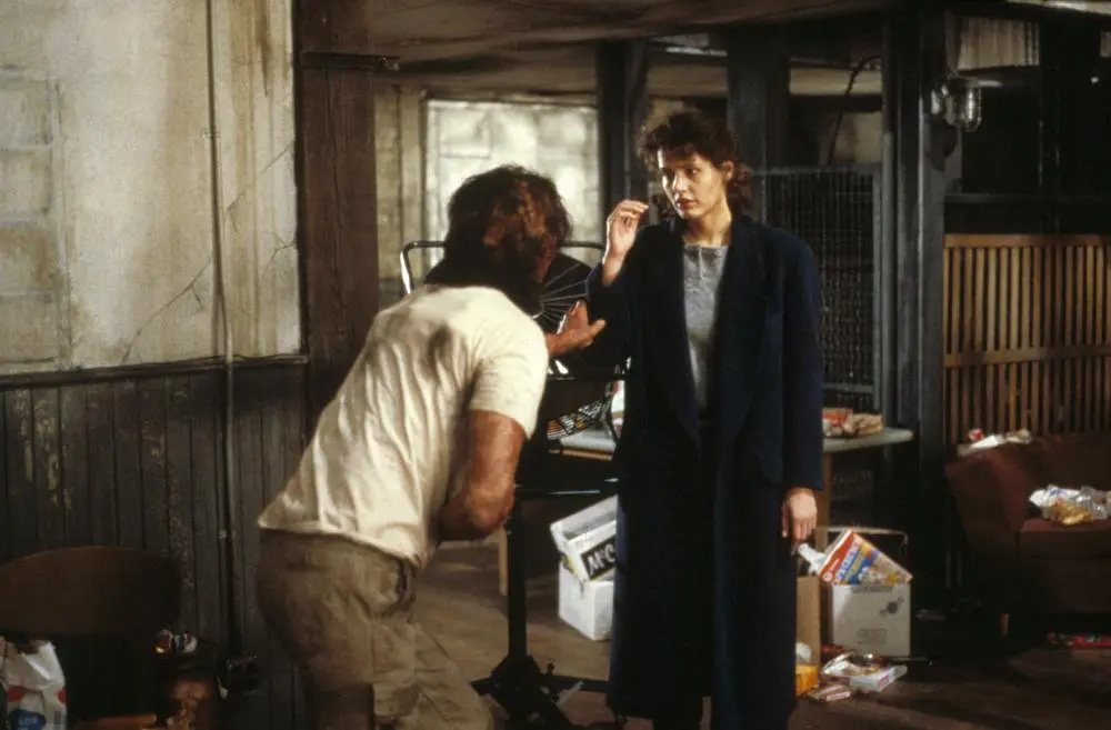 推薦5部80年代上映的恐怖重口味電影，超乎想象的驚悚感轟然而下