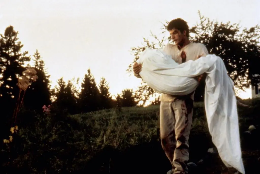 推薦5部80年代上映的恐怖重口味電影，超乎想象的驚悚感轟然而下