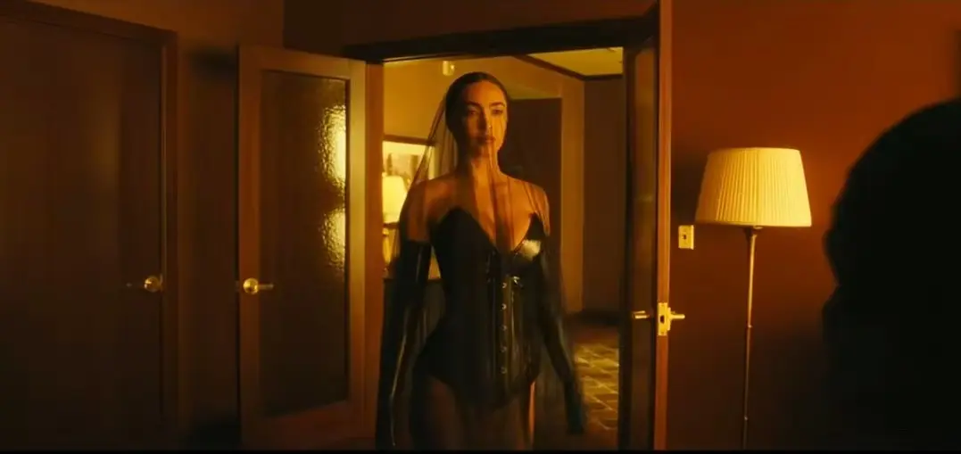 開局血炸，這部新上美劇《美麗毒素》真的太嚇人了！