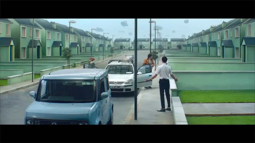 一部猎奇恐怖片《生态箱/园区/超完美社区》，看完不寒而栗